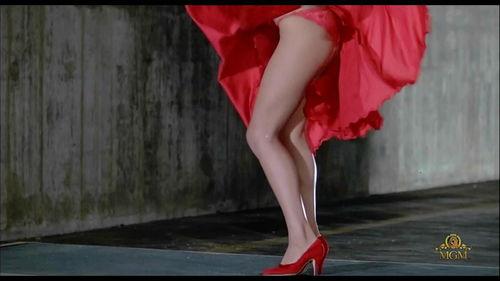 红衣女郎在线观看,激情燃烧的岁月，揭秘神秘爱情传奇